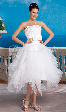 Corte Evasé Organza Asimétrico Strapless With Removable Cola Catedral