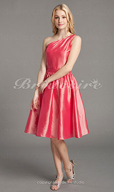 Corte A Tafetán Hasta la Rodilla One shoulder Vestido de dama de honor