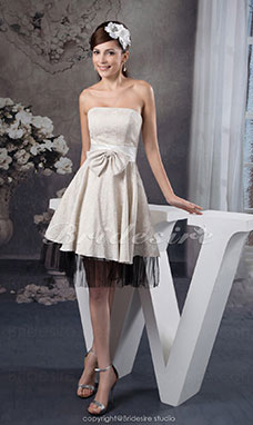 Corte A Strapless Hasta la Rodilla Sin Mangas Satén Tul Vestido