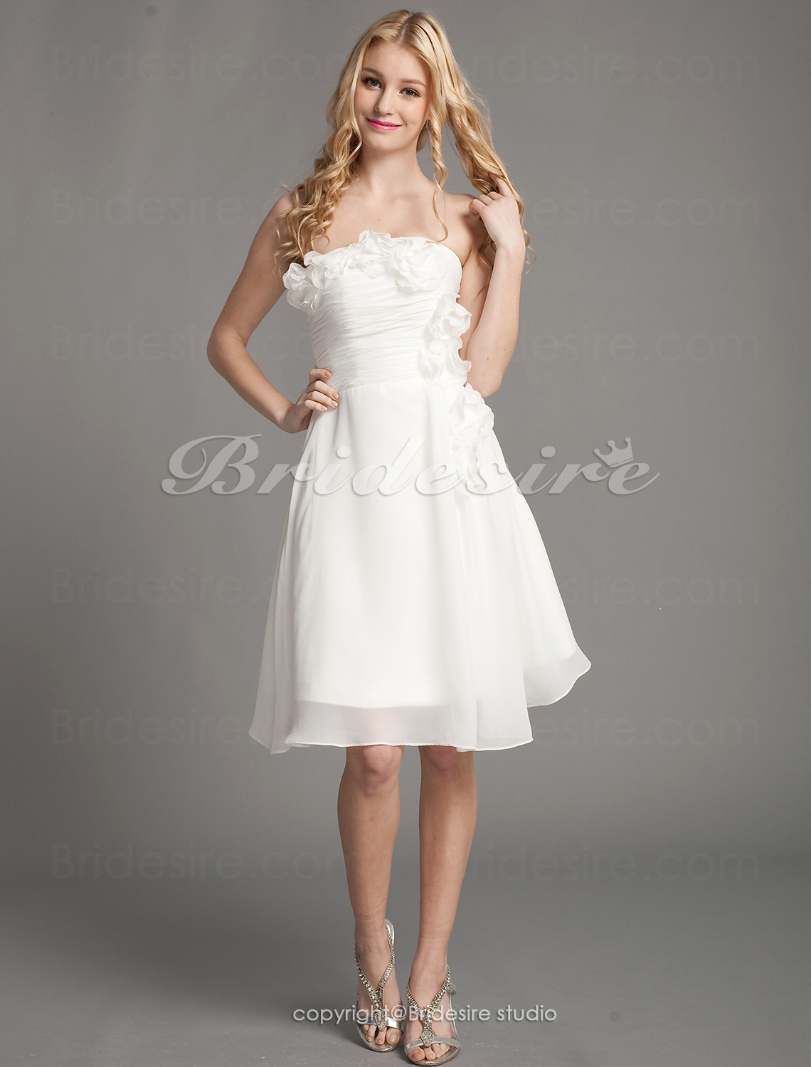 Corte A Gasa Hasta la Rodilla Strapless Vestido de graduación