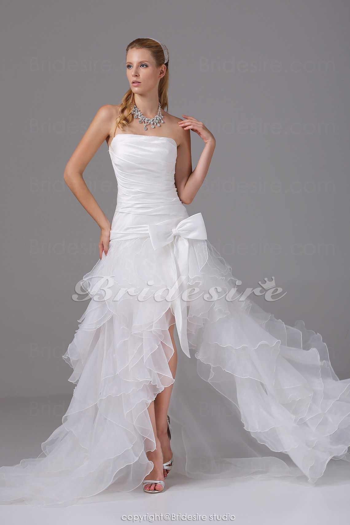 Corte A Strapless Asimétrico Barrer / cepillo tren Sin Mangas Tafetán Organza