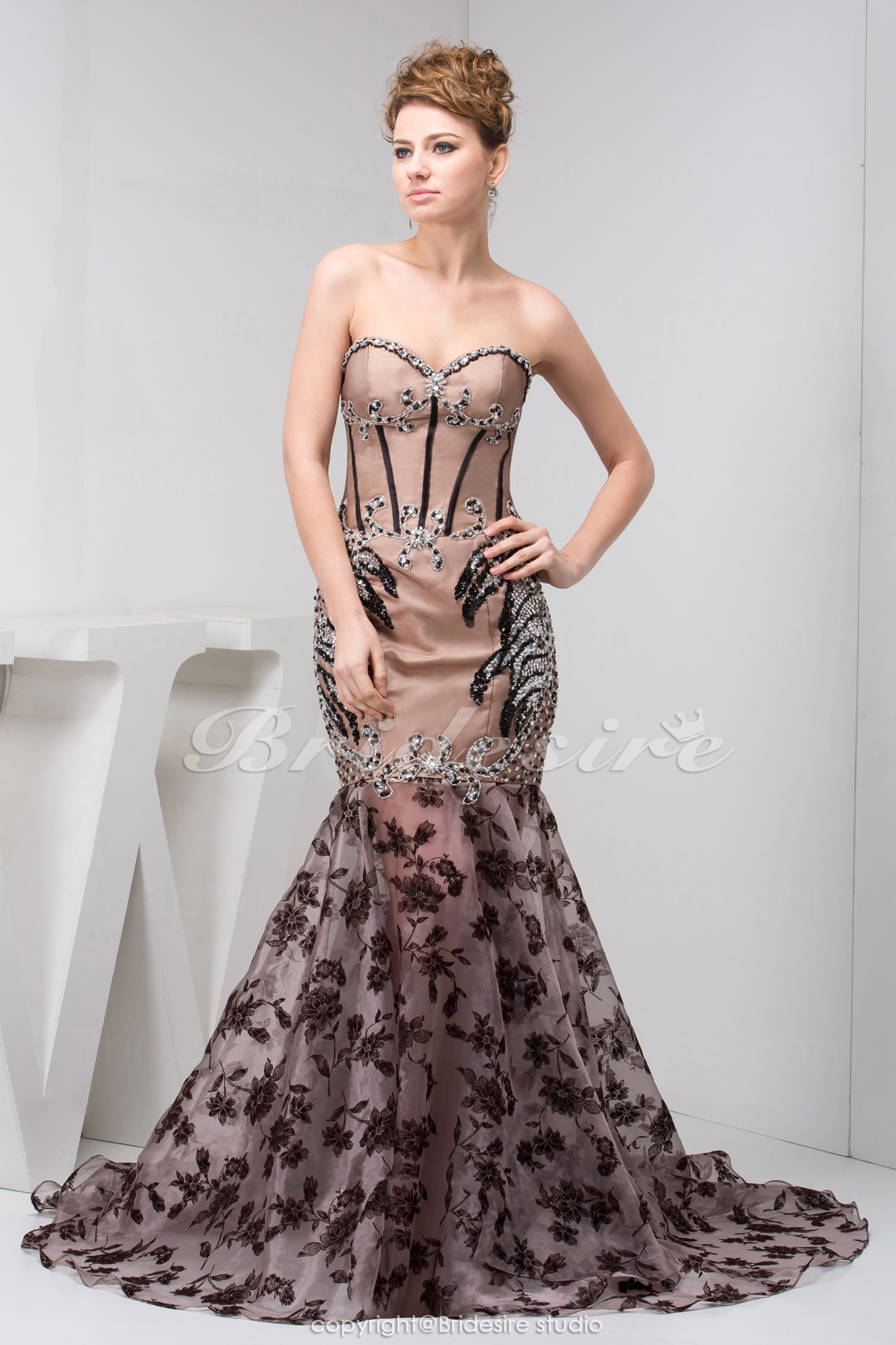 Corte Sirena Escote Corazón Barrer / cepillo tren Sin Mangas Satén Organza Vestido