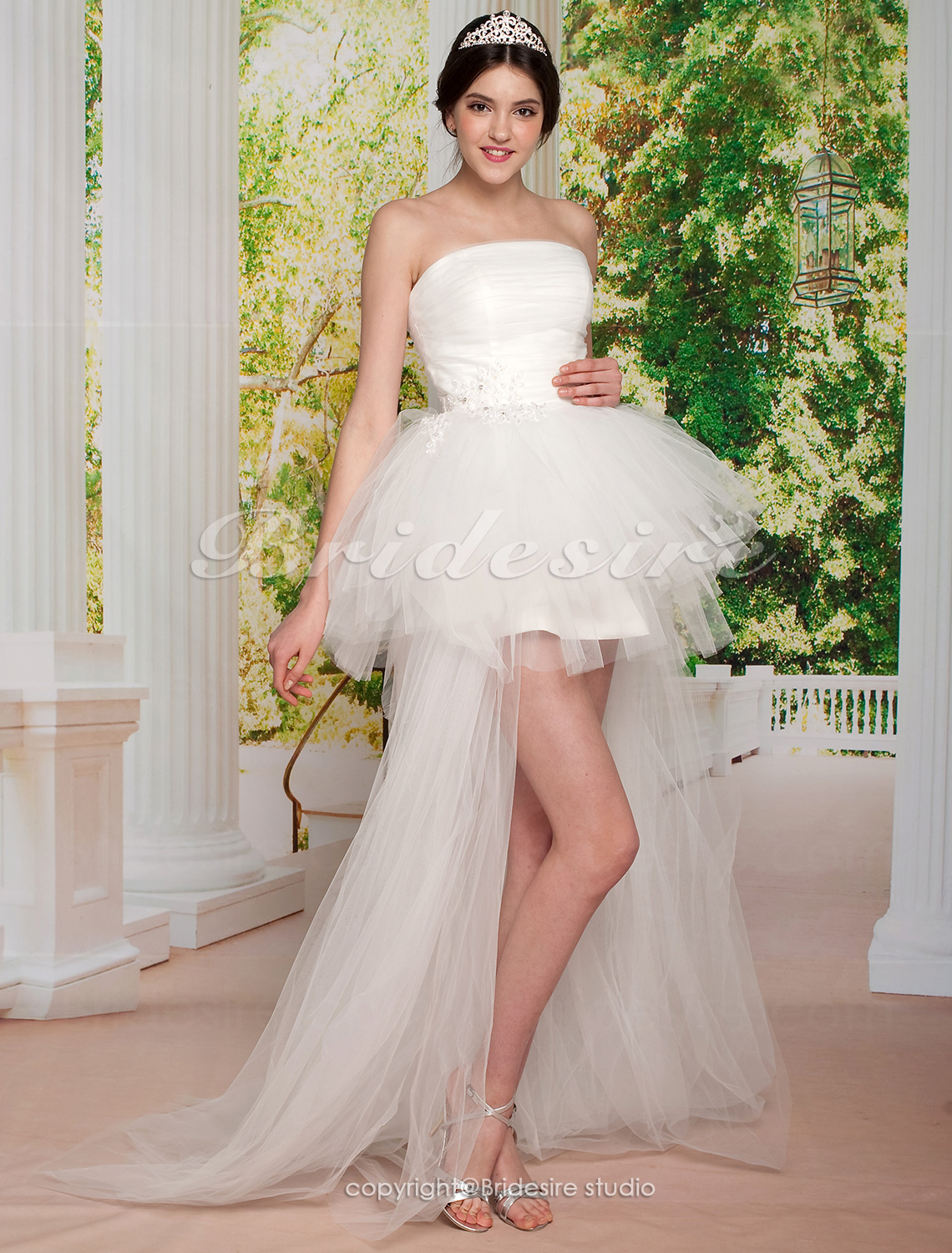 Corte Evasé Asimétrico Tul Strapless